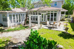 Conroe Home with Enclosed Deck Pets Welcome!